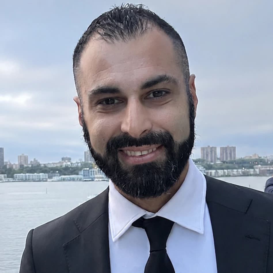 Portrait of Naveed Hedayati
